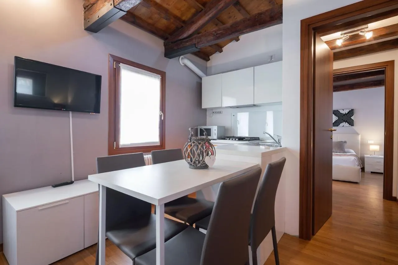 Design Palace Apartment By Wonderful Italy Veneza 0*,  Itália